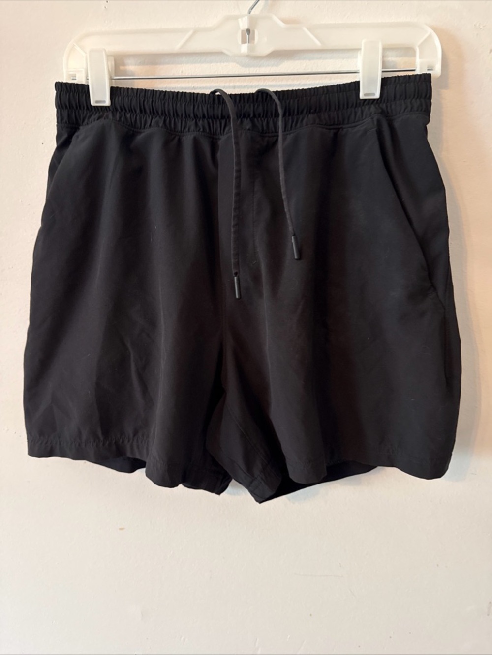 Lululemon  Mens Shorts Size XS  Train Black Athletic A26